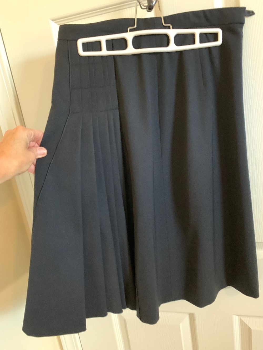 VINTAGE Akris lined navy wool skirt, sz 6